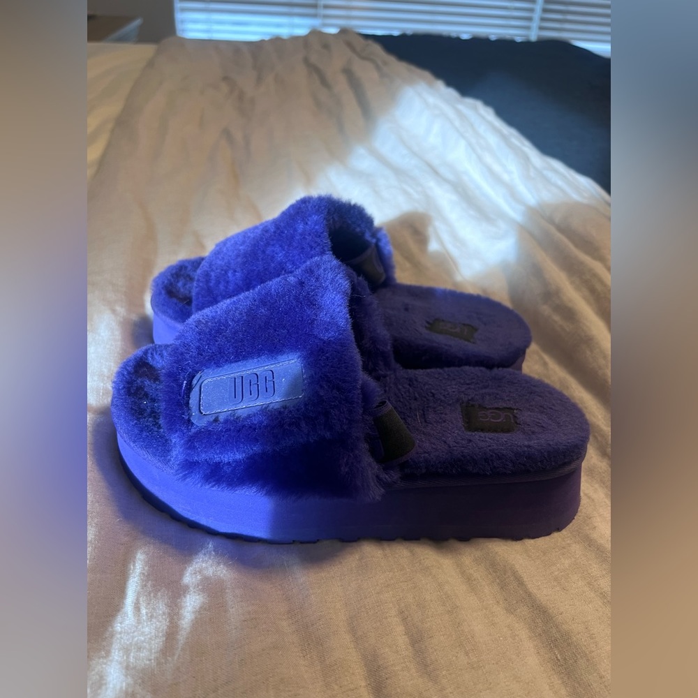 UGG Purple Flatform Slippers - Picture 4 of 6